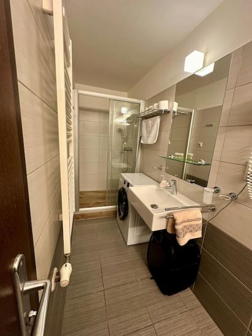 Apartman Priamo Na Hlavnej Ulici Caşonia Exterior foto