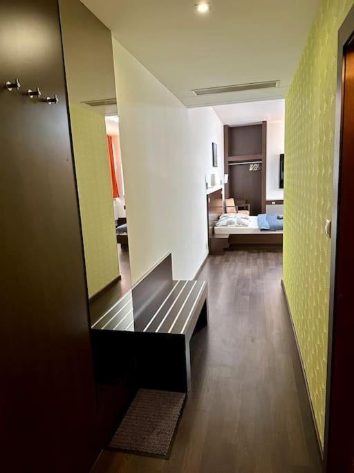 Apartman Priamo Na Hlavnej Ulici Caşonia Exterior foto